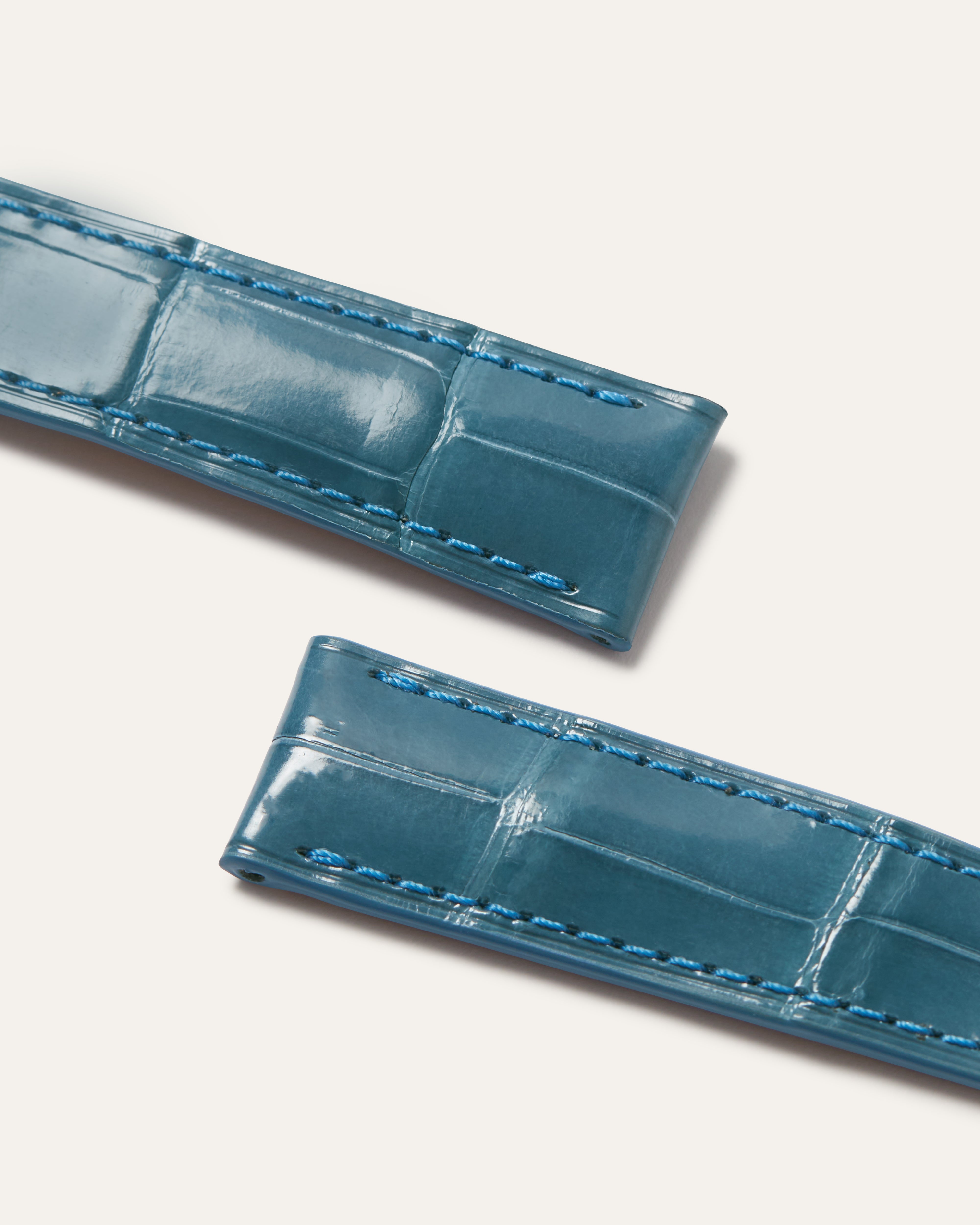 Alligator Classic Watch Strap in Shiny Bleu Roy Square Scales