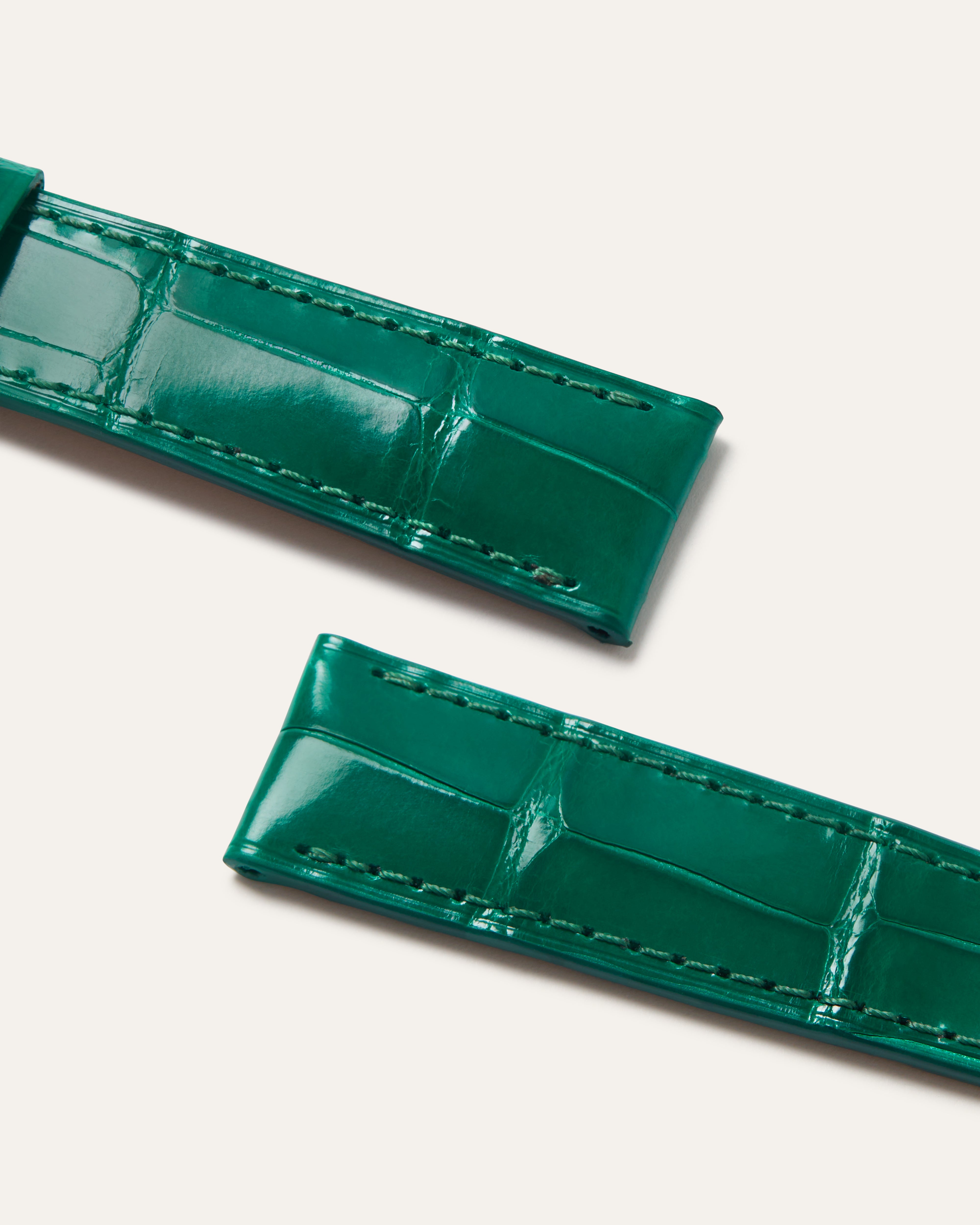 Alligator Classic Watch Strap in Shiny Emerald Square Scales